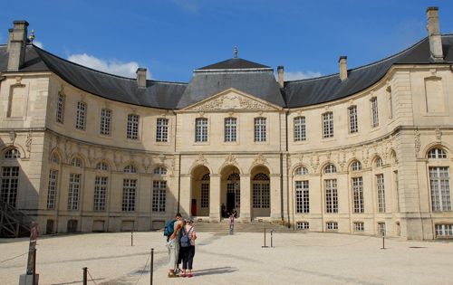 http://www.sitlor.fr/photos/939/Centre Mondial de la Paix.jpg